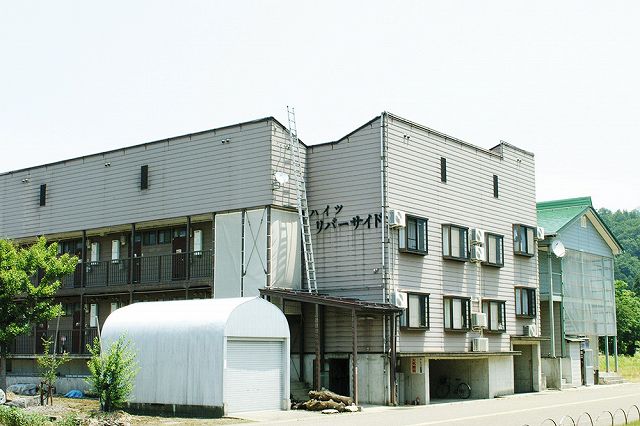 ハイツリバーサイド